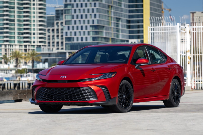 トヨタ・カムリ