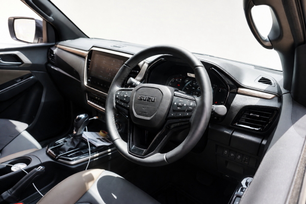 ISUZU D-MAX